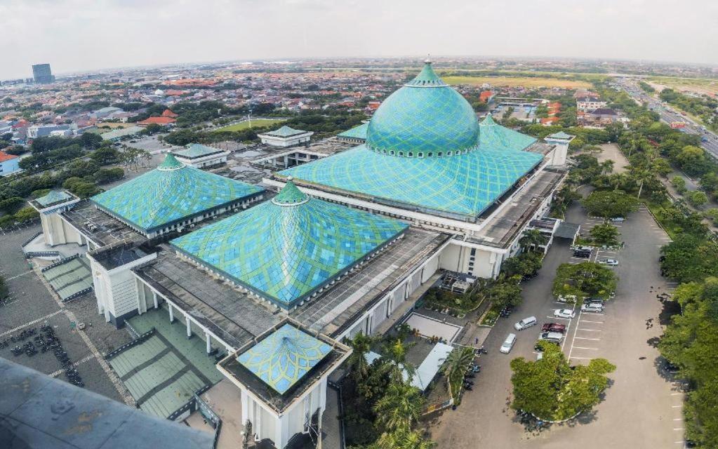 מלון Sawotratap Istana Permata Juanda מראה חיצוני תמונה