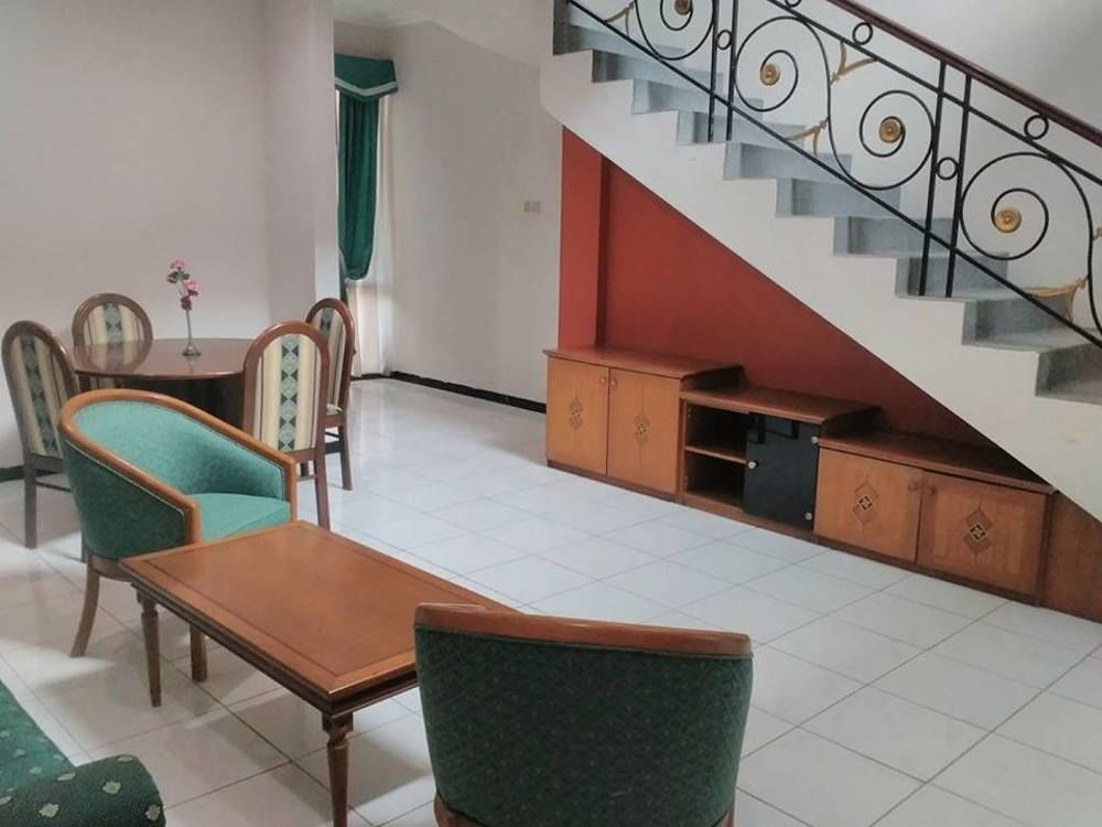 מלון Sawotratap Istana Permata Juanda מראה חיצוני תמונה