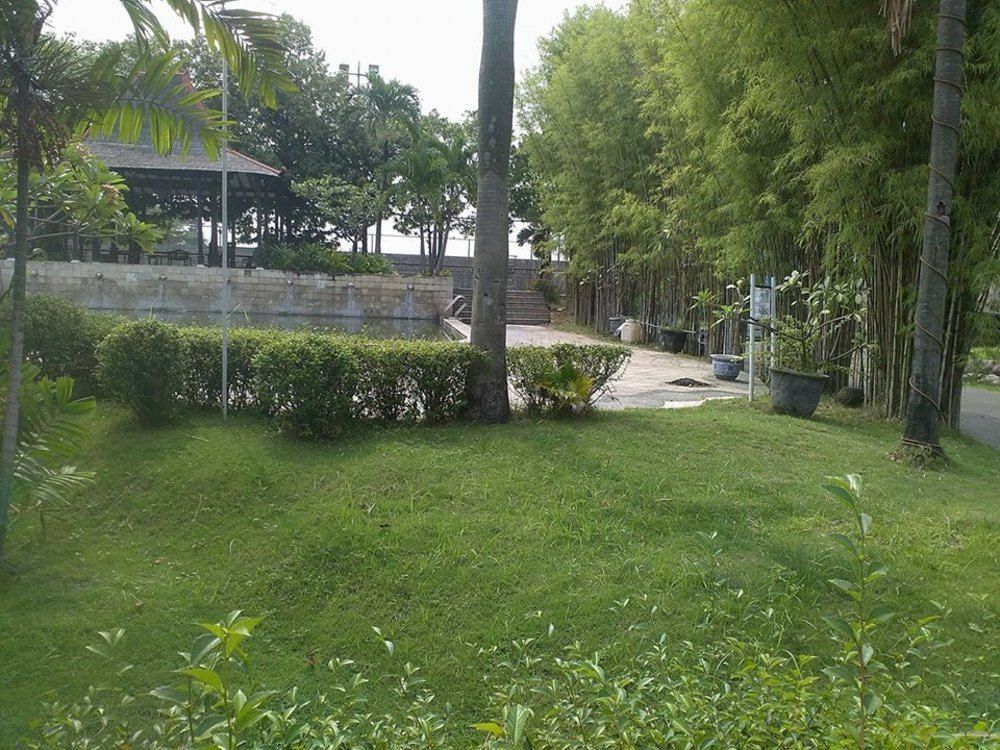 מלון Sawotratap Istana Permata Juanda מראה חיצוני תמונה