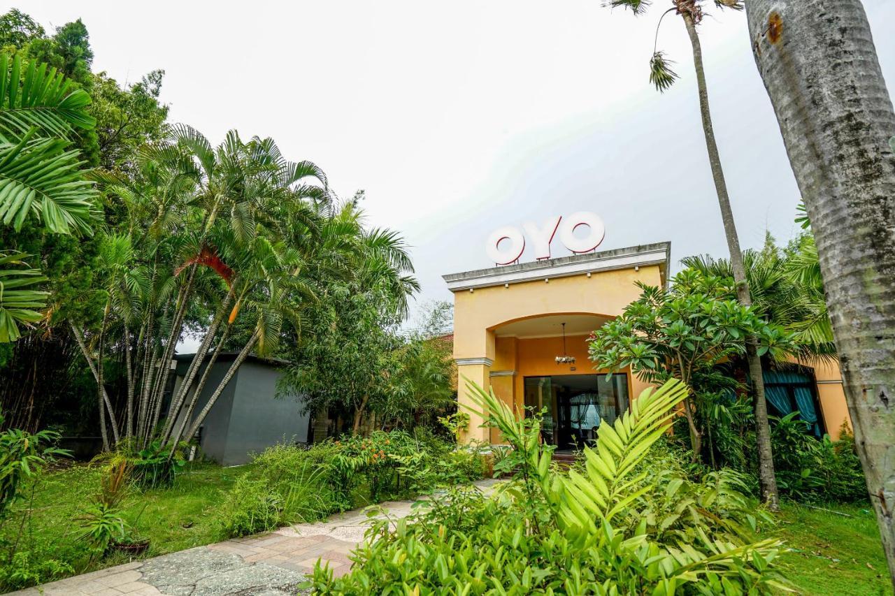 מלון Sawotratap Istana Permata Juanda מראה חיצוני תמונה
